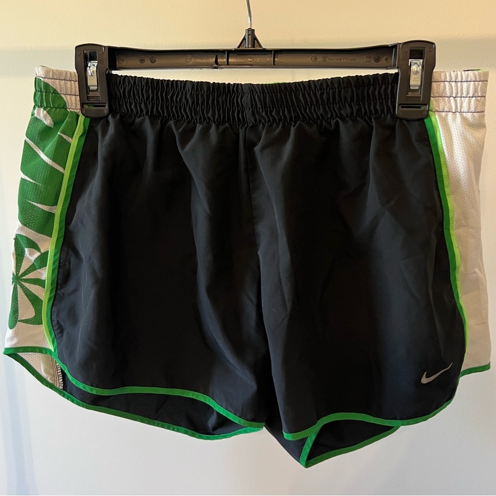 NIKE Women’s Running Shorts